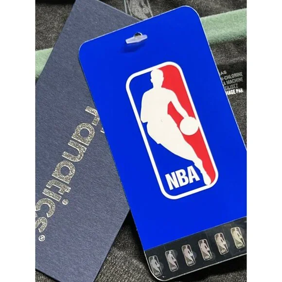 NBA Fanatics XL T Shirt New Cleveland Cavaliers Champions Of The East 2018 Mens - Picture 3 of 5